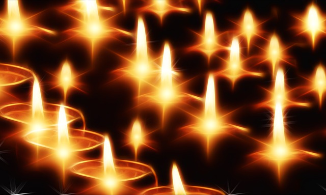 This image has an empty alt attribute; its file name is candles-141892_640.jpg