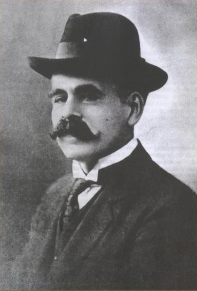 Black and White photograph of Ángel Villoldo in his early forties