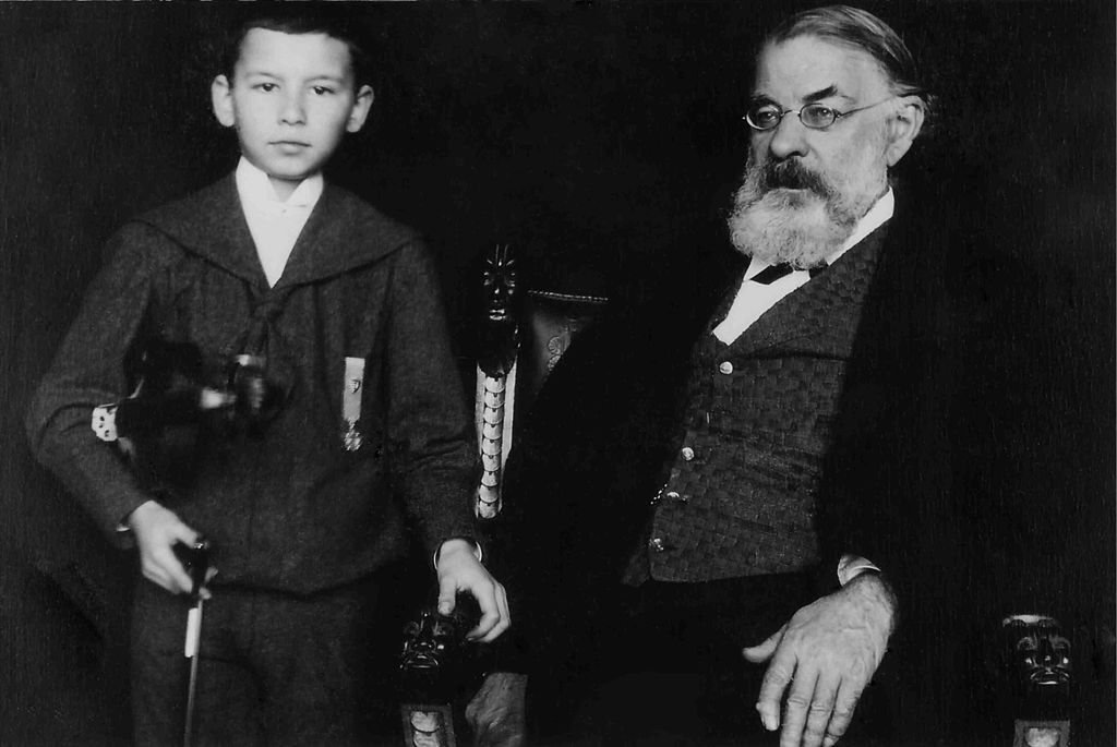 Black and White photograph of Joseph Joachim and a young Franz Vecsey c1905