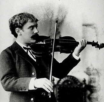 Black & White photograph of Pablo de Sarasate playing the violin