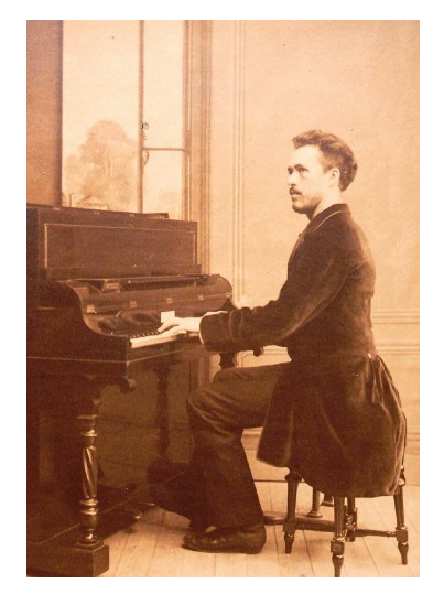 Portrait of Benjamin Godard playing the piano.