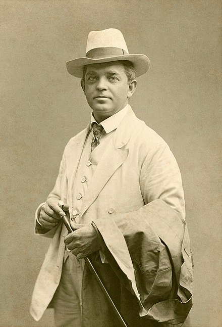 Photograph of Carl Nielsen c. 1908 dressed smartly